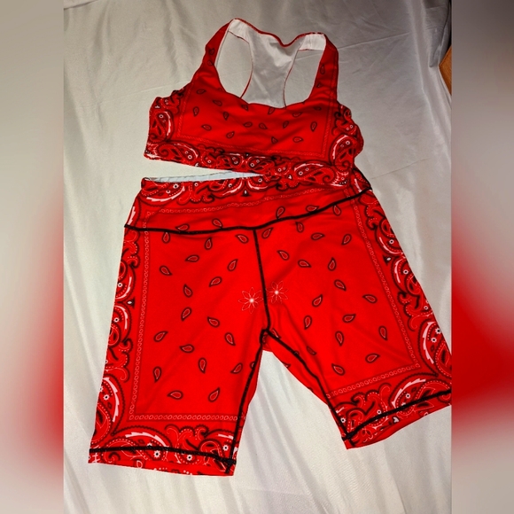 Outfit - Picture 1 of 3